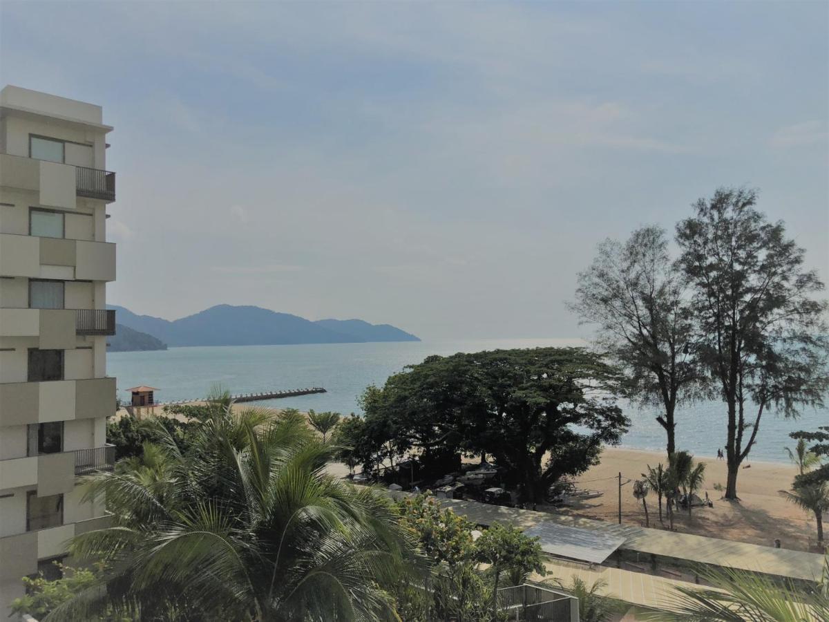 By The Sea@ Cozy Beachfront Home Batu Ferringhi Eksteriør bilde